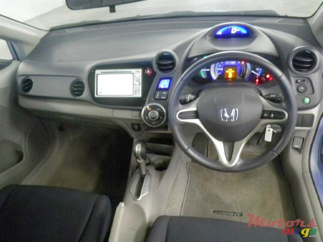 2010' Honda Insight photo #2