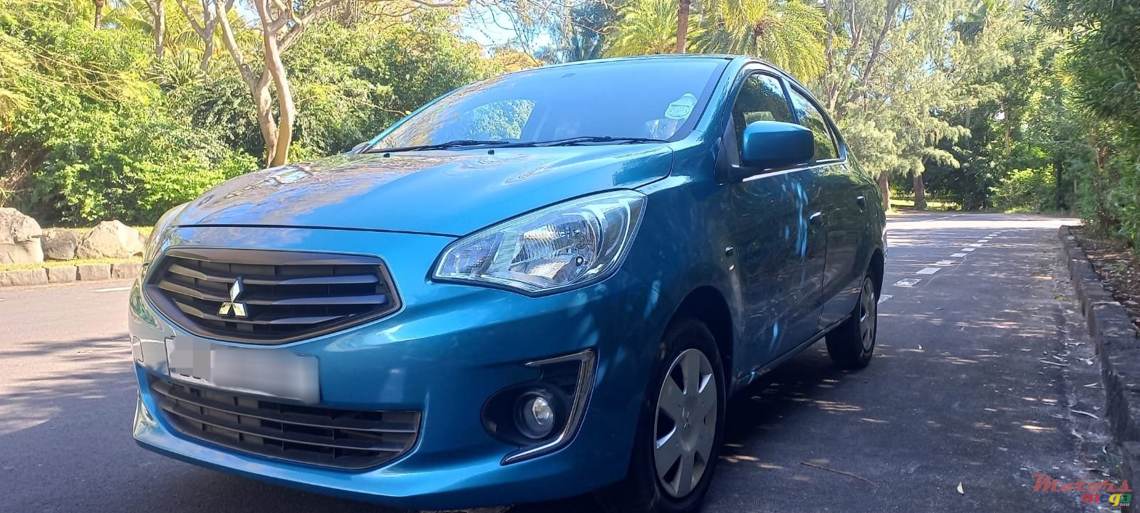 2015' Mitsubishi photo #5
