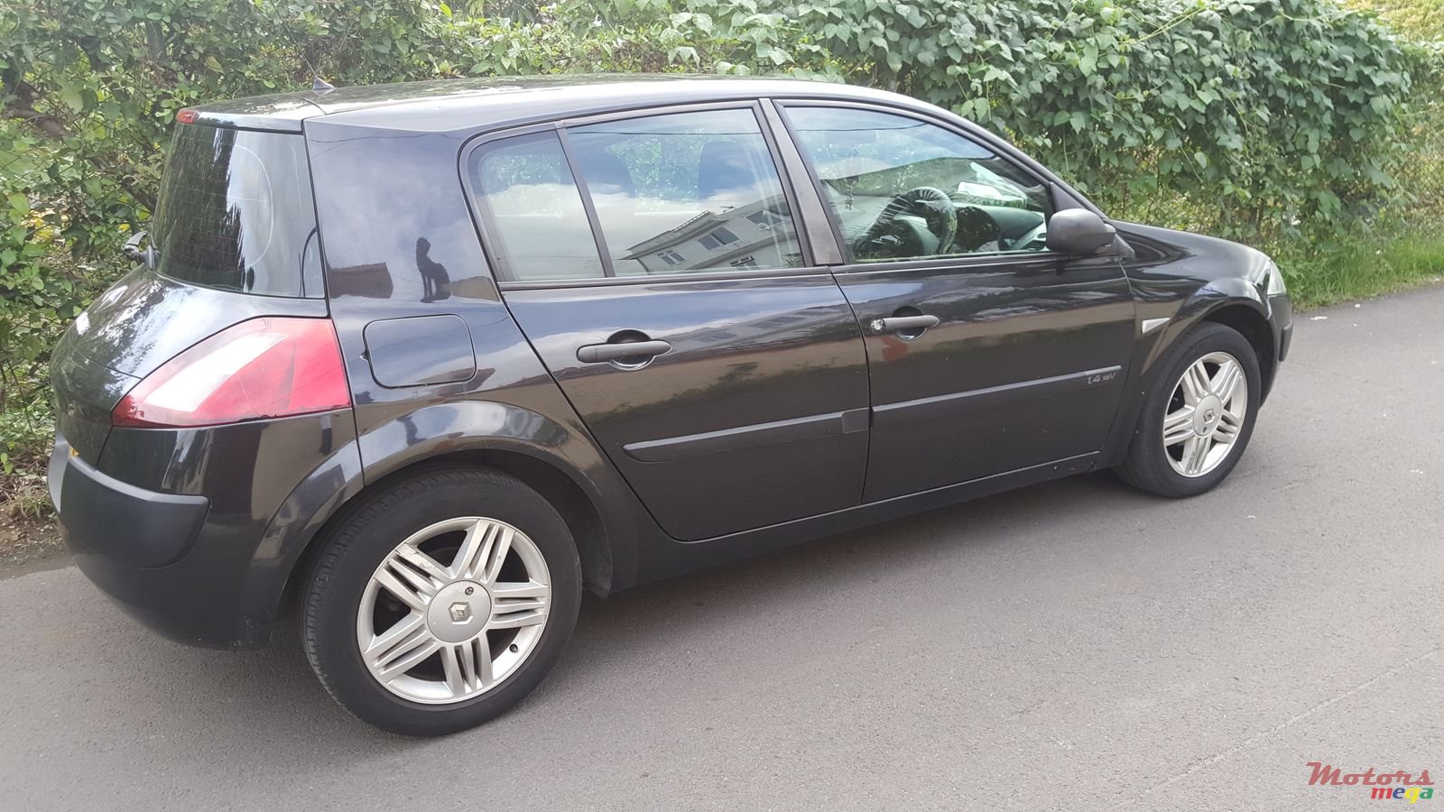 2005' Renault Megane photo #3