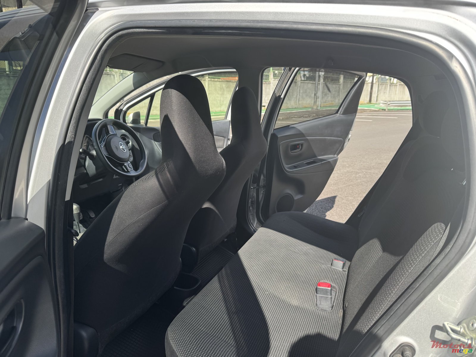 2019' Toyota Vitz photo #6