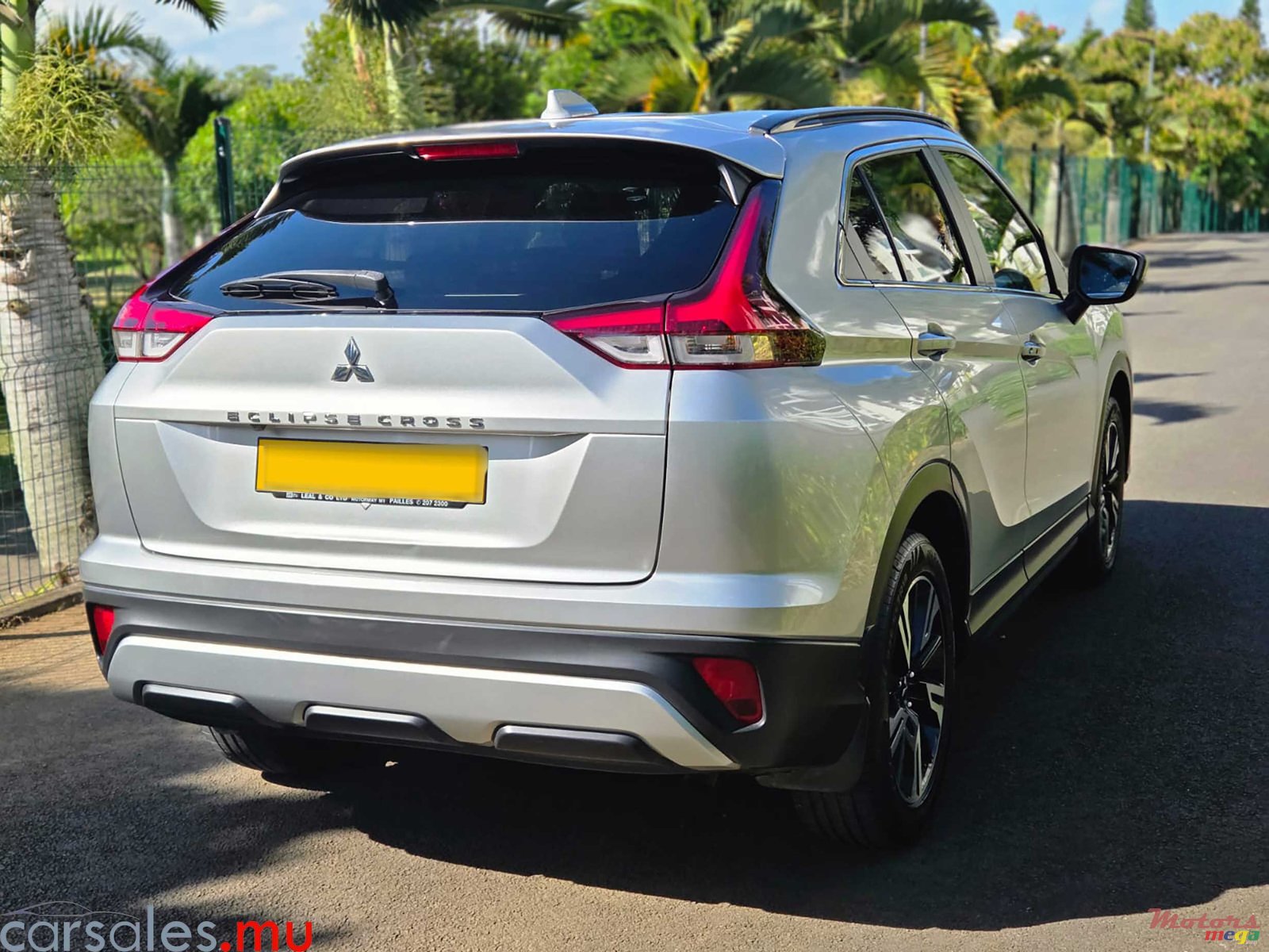 2022' Mitsubishi Eclipse Cross LE photo #4