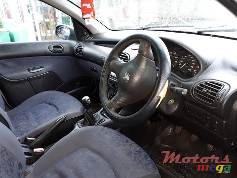 2001' Peugeot 206 photo #6