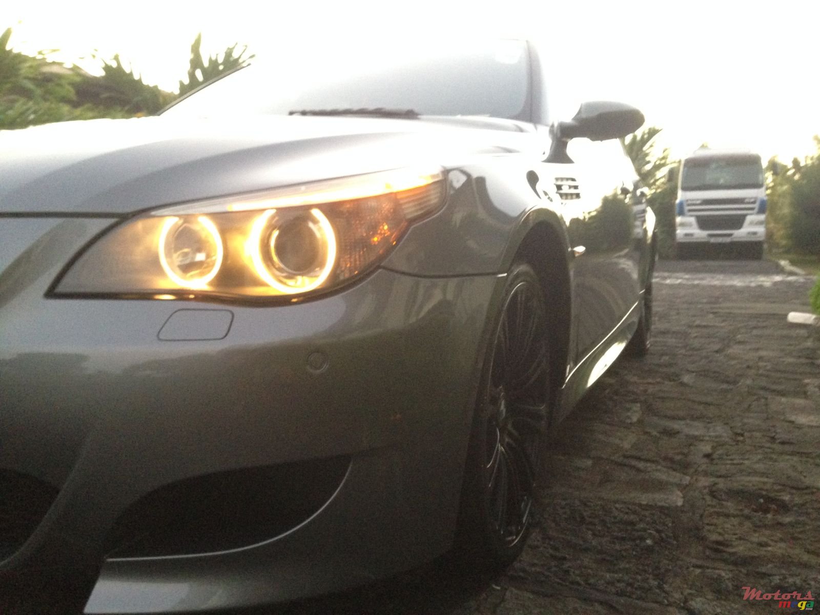 2006' BMW 525 Equipped with original M5 Kit photo #4