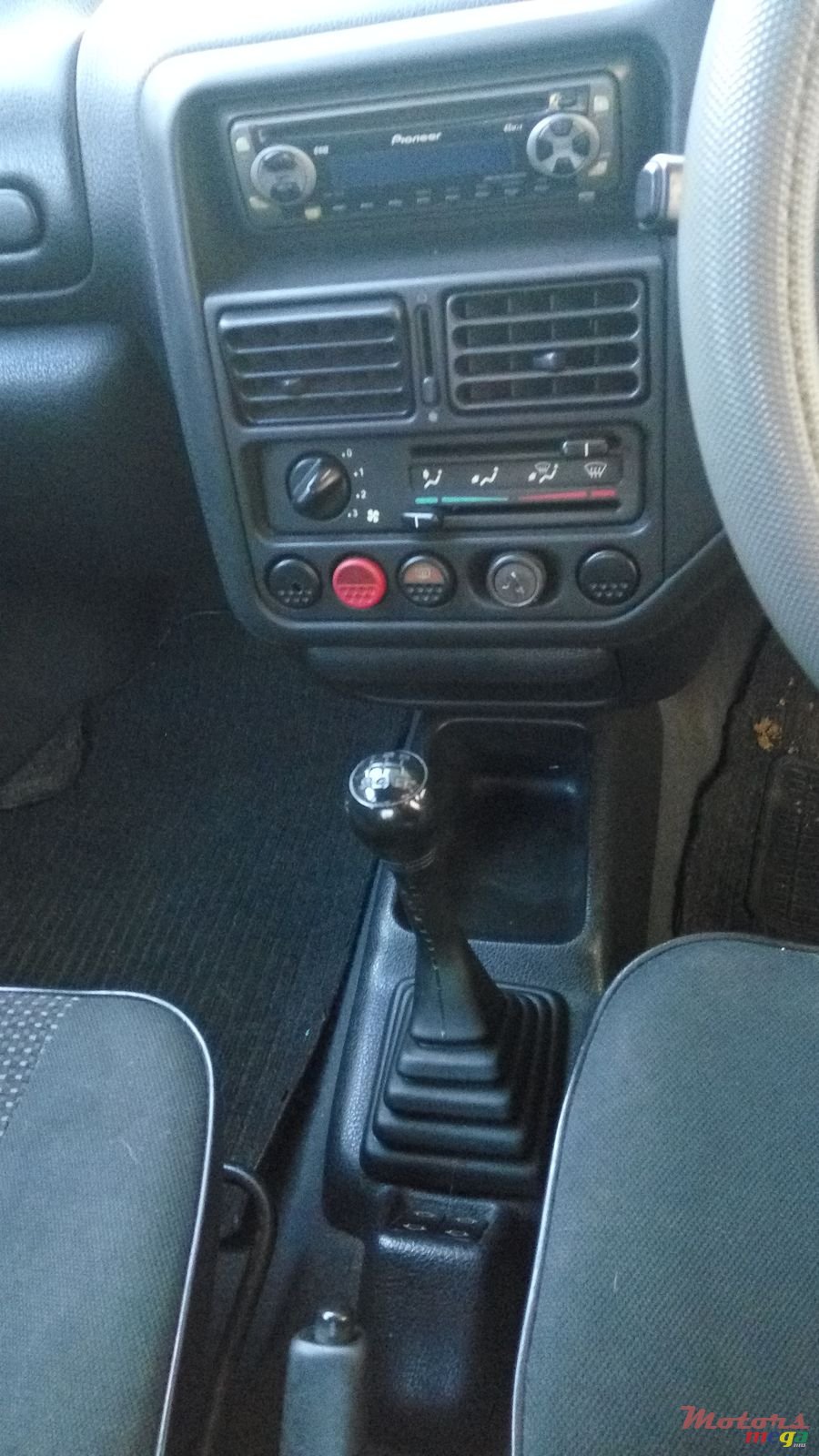 1998' Peugeot 106 Equinox photo #4