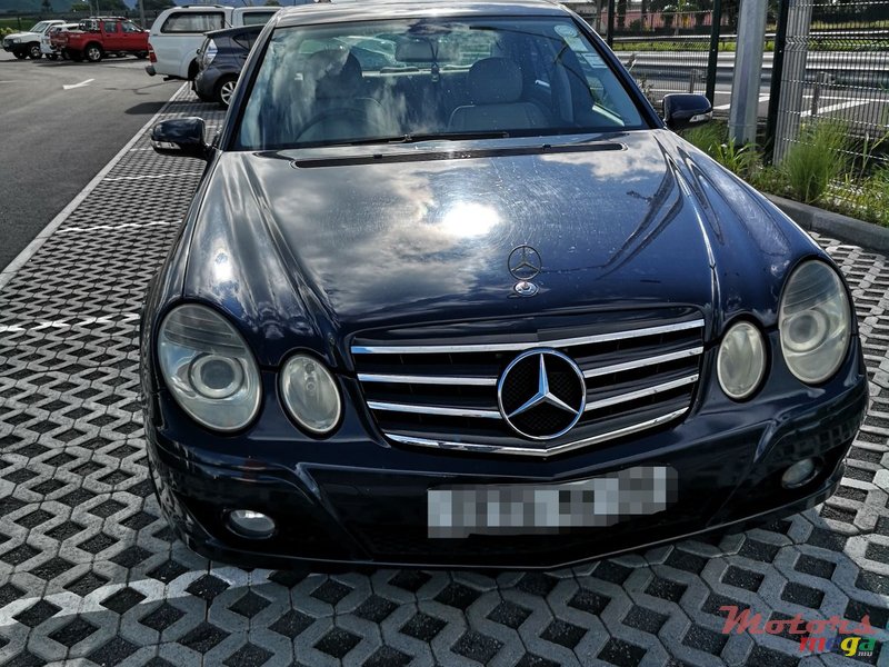2009' Mercedes-Benz E-Class photo #1