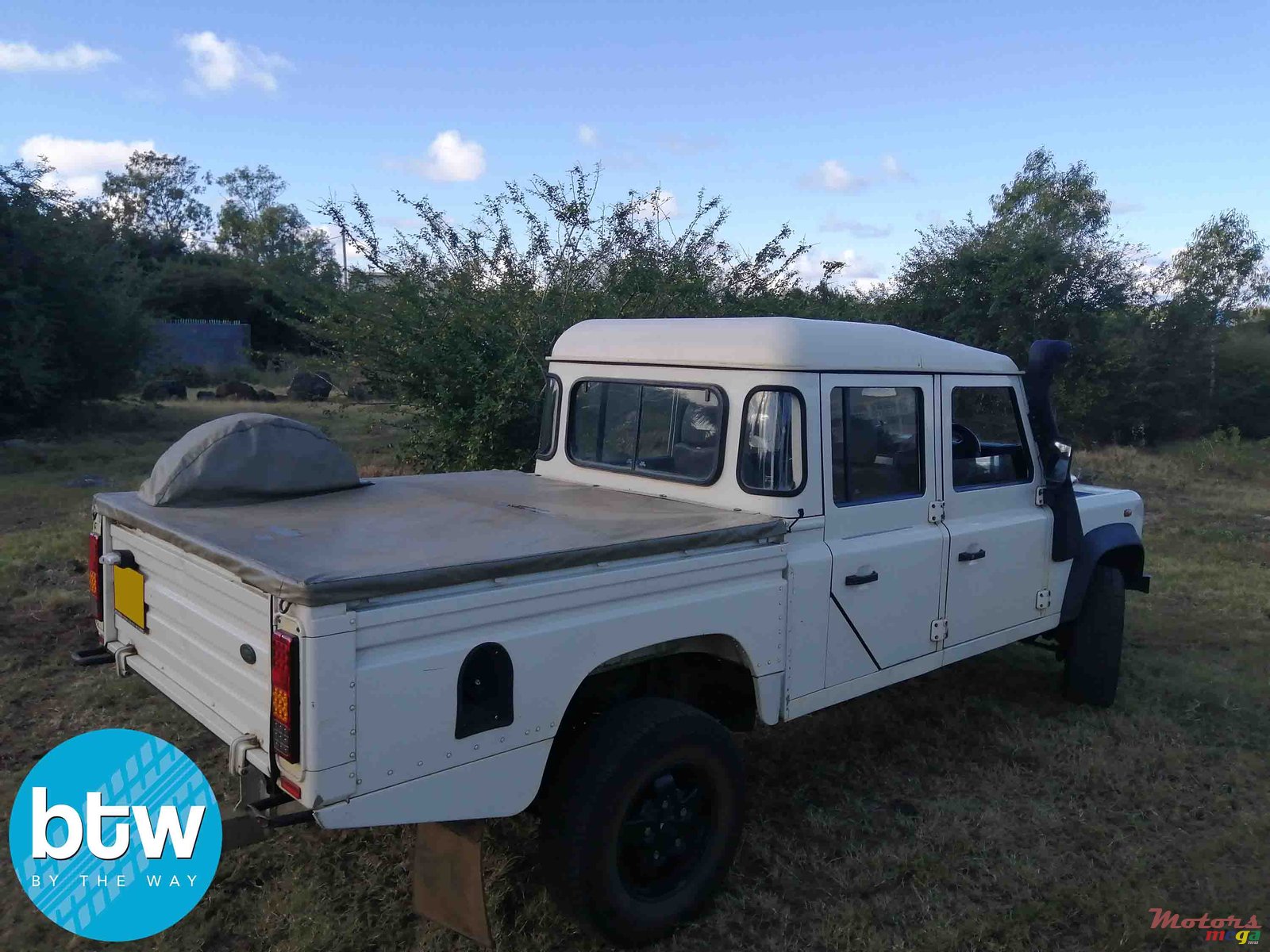 2008' Land Rover Defender 130 photo #2