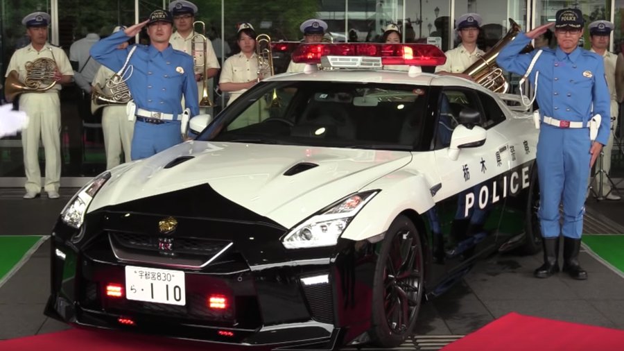 Nissan donates GT-R police car to Japanese police force