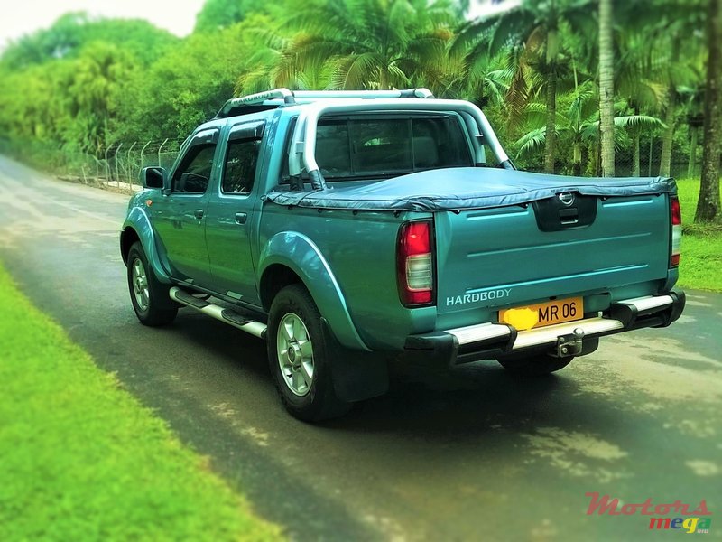 2006' Nissan Hardbody Predator 3.0 photo #2