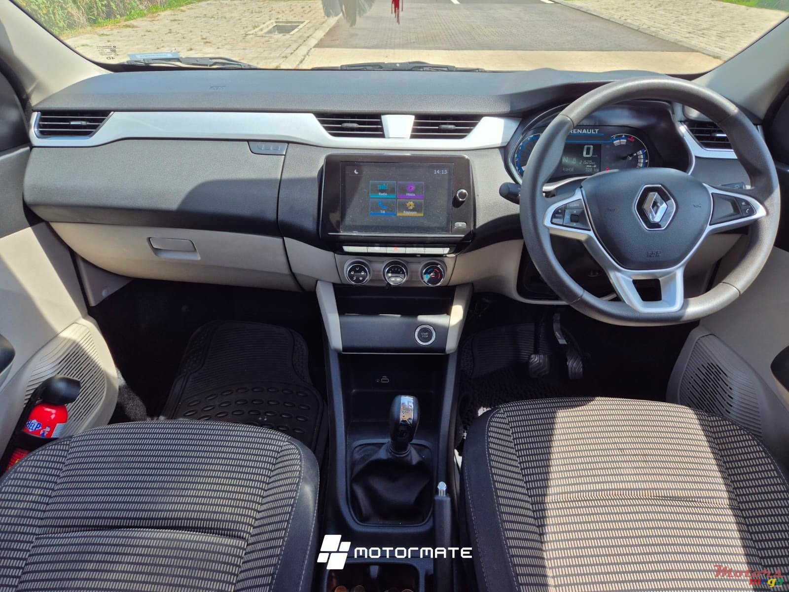 2023' Renault photo #6