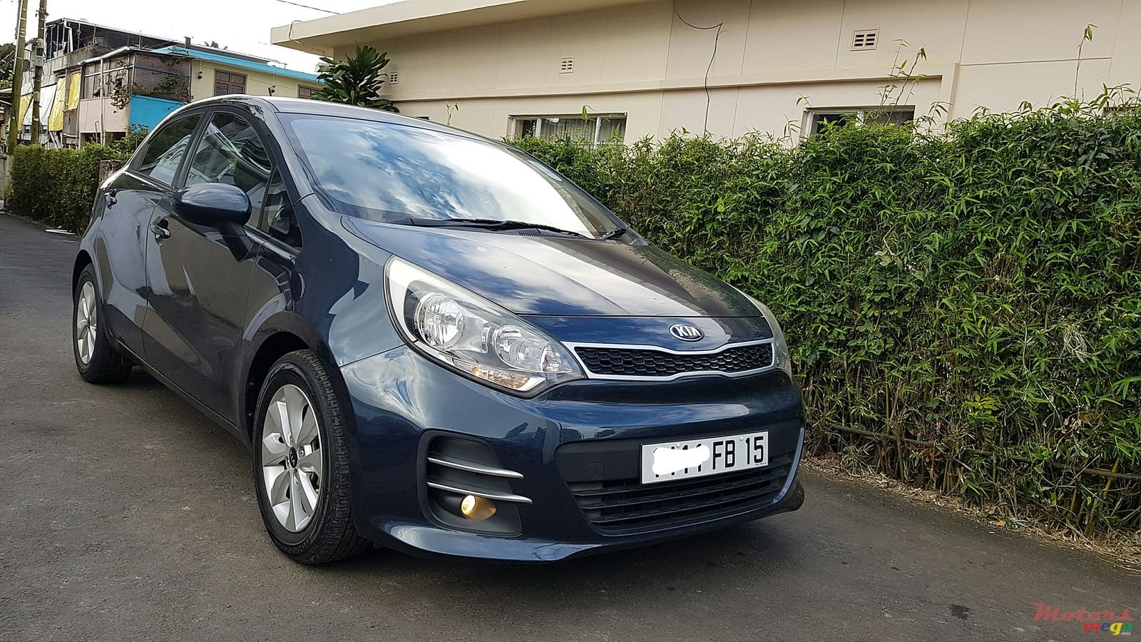 2015' Kia Rio photo #1