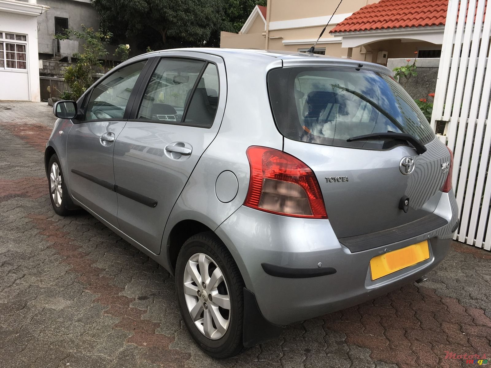 2007' Toyota Yaris photo #3