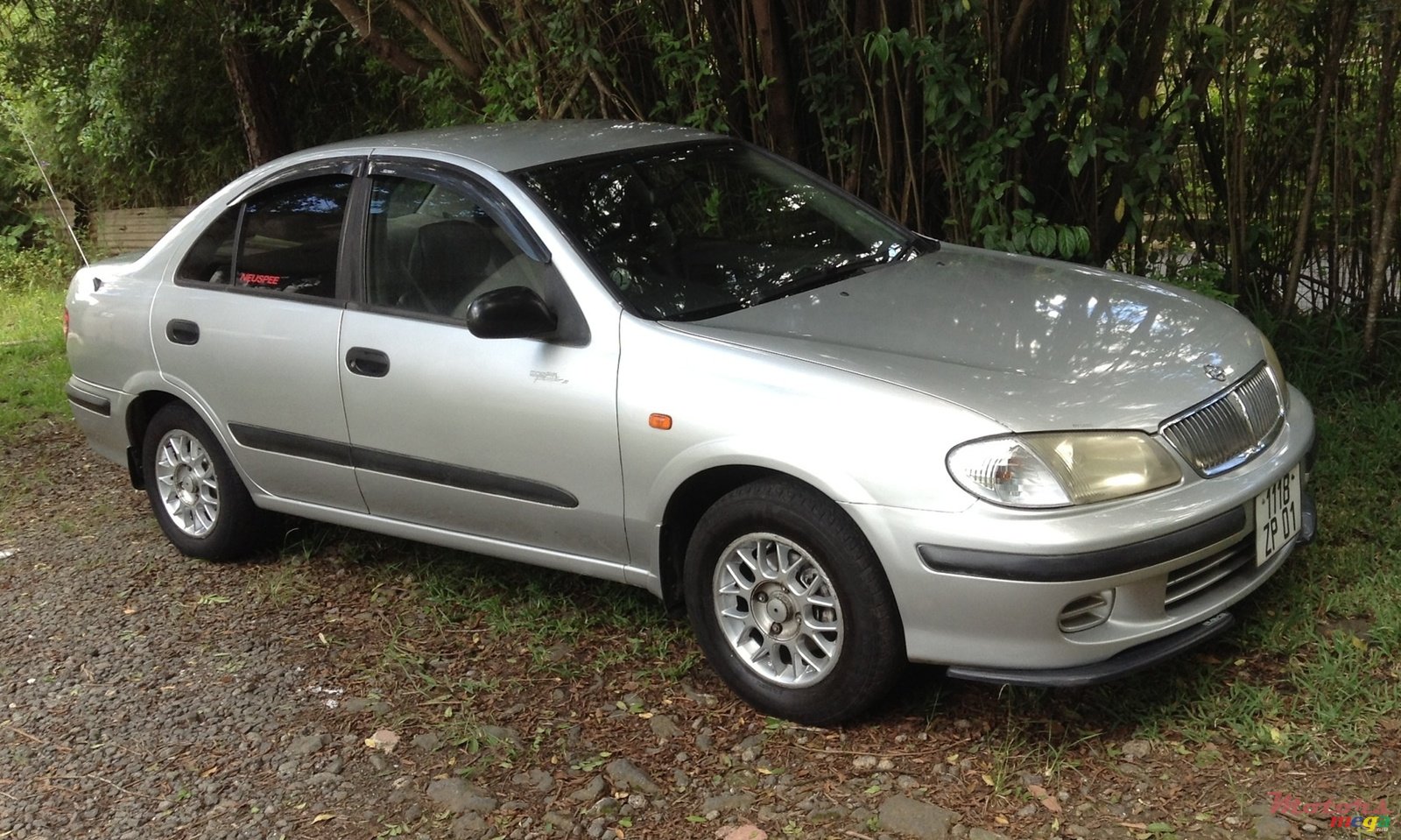 2001' Nissan Sunny photo #2