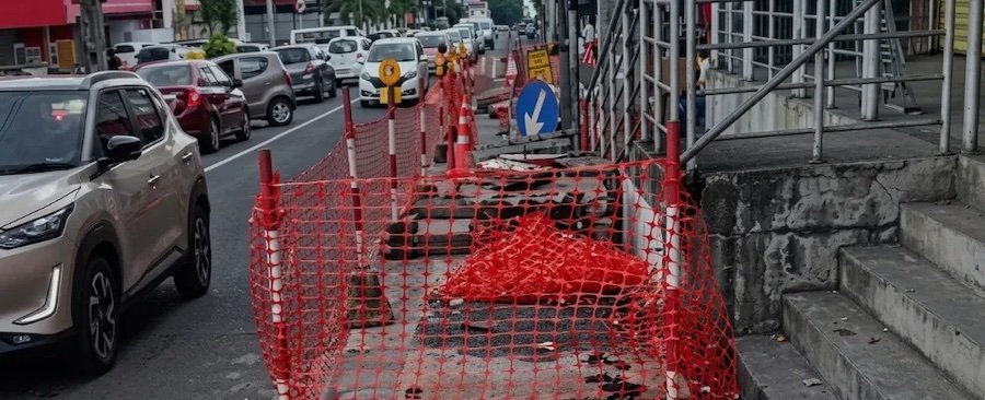 Centre-ville de Beau-Bassin : Quand des travaux pour recouvrir à neuf le trottoir s`éternisent à jamais…