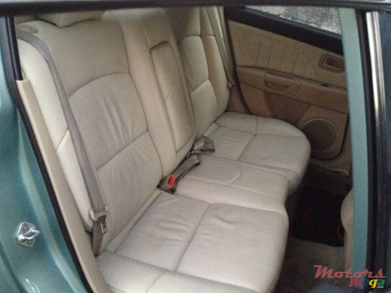 2004' Mazda 3 photo #4