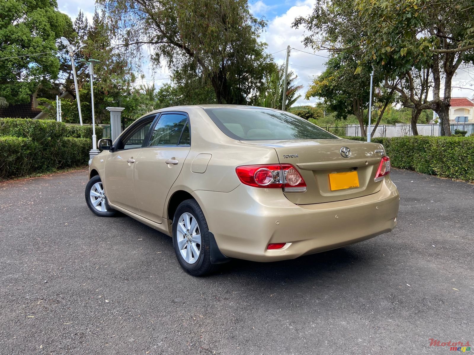 2013' Toyota Corolla photo #2