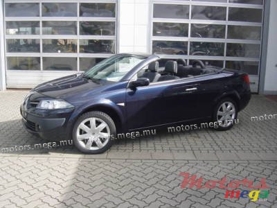 2008' Renault Megane photo #1