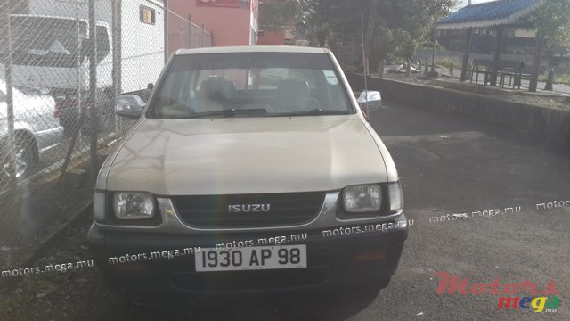 1998' Isuzu 2x4 photo #2