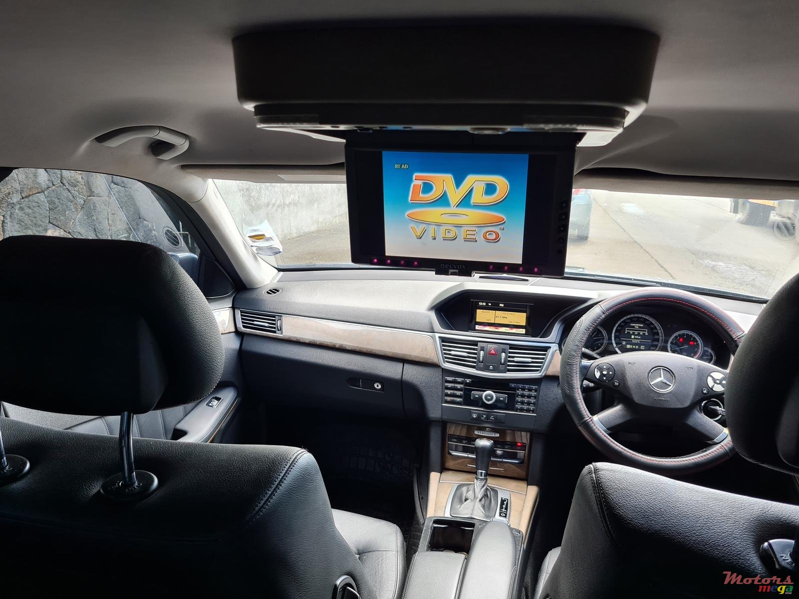 2009' Mercedes-Benz E250 automatic photo #7