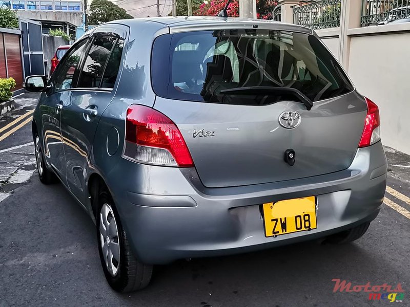 2008' Toyota Vitz photo #6