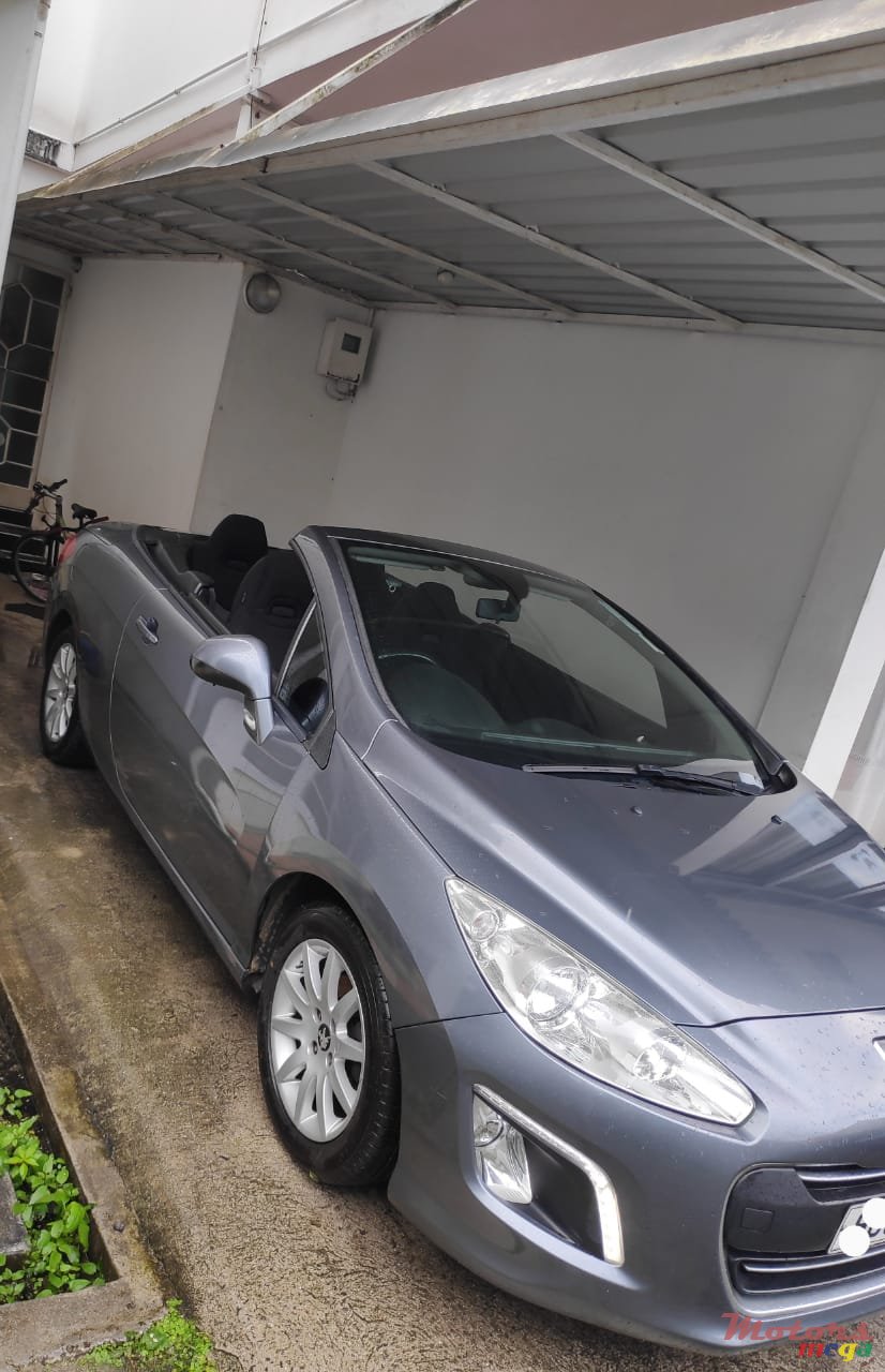 2012' Peugeot 308 Coupe Cabriolet photo #4