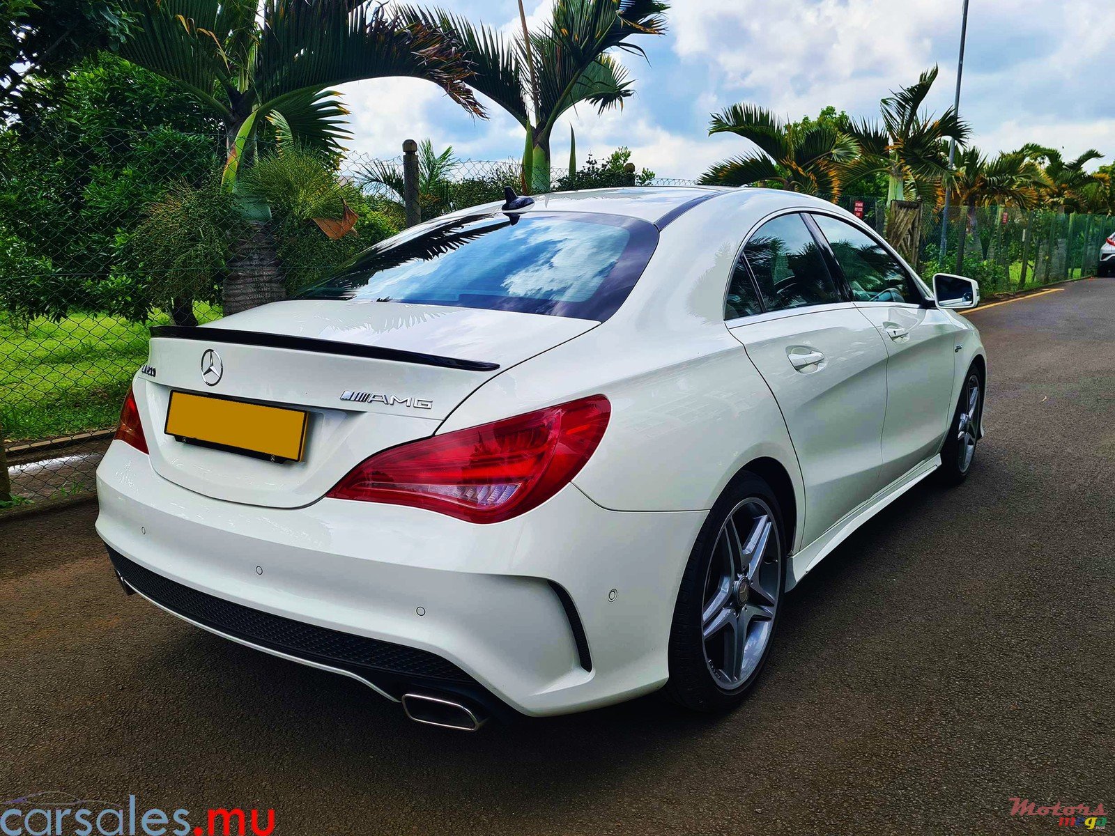 2015' Mercedes-Benz CLA 200 AMG Line photo #4