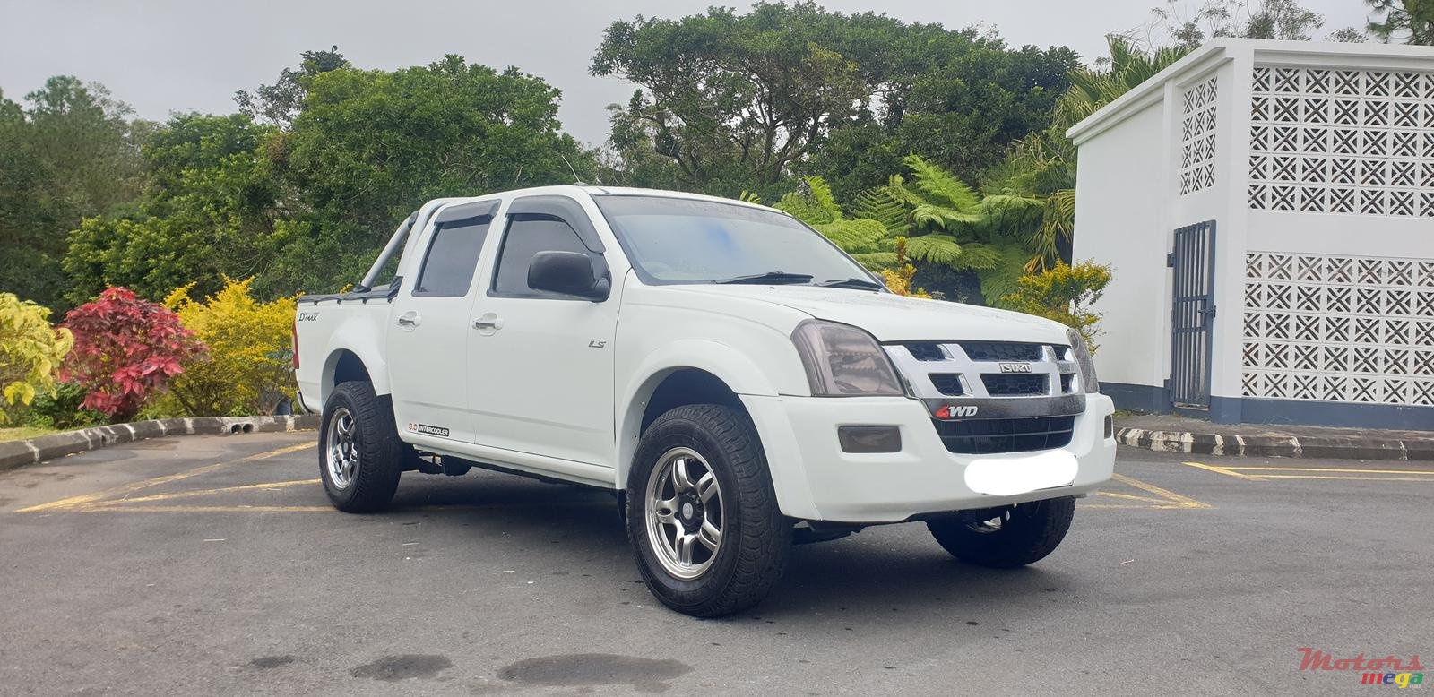 2006' Isuzu D-Max LS photo #1