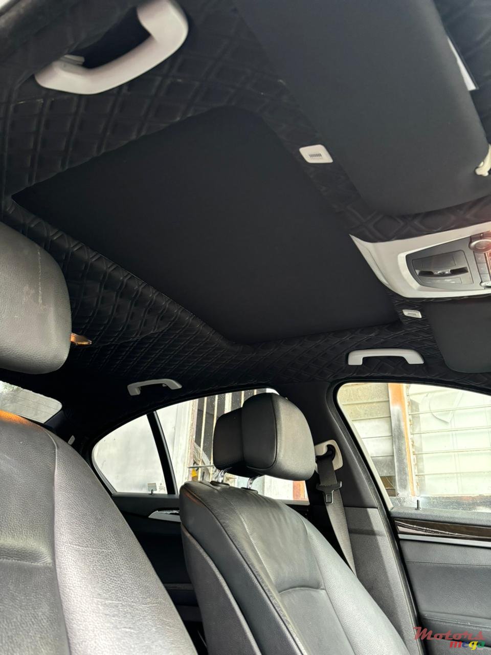 2012' BMW 523 photo #5