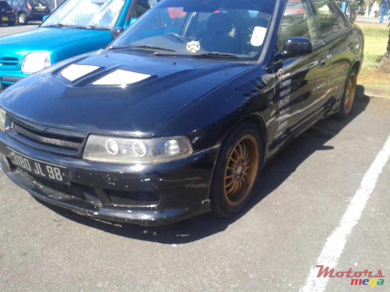 1998' Mitsubishi Lancer photo #2