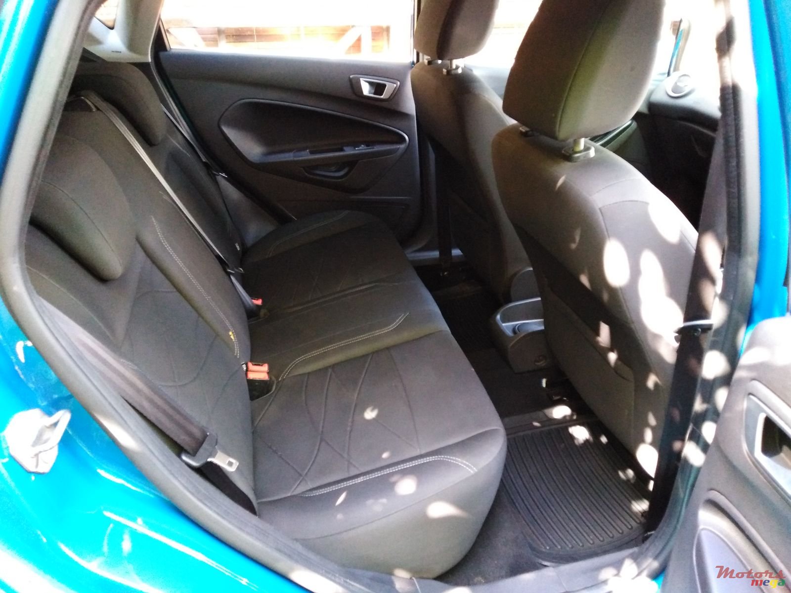 2013' Ford Fiesta Trend photo #5