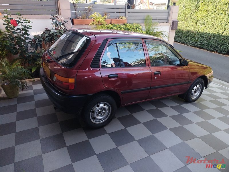 1990' Toyota Starlet photo #2