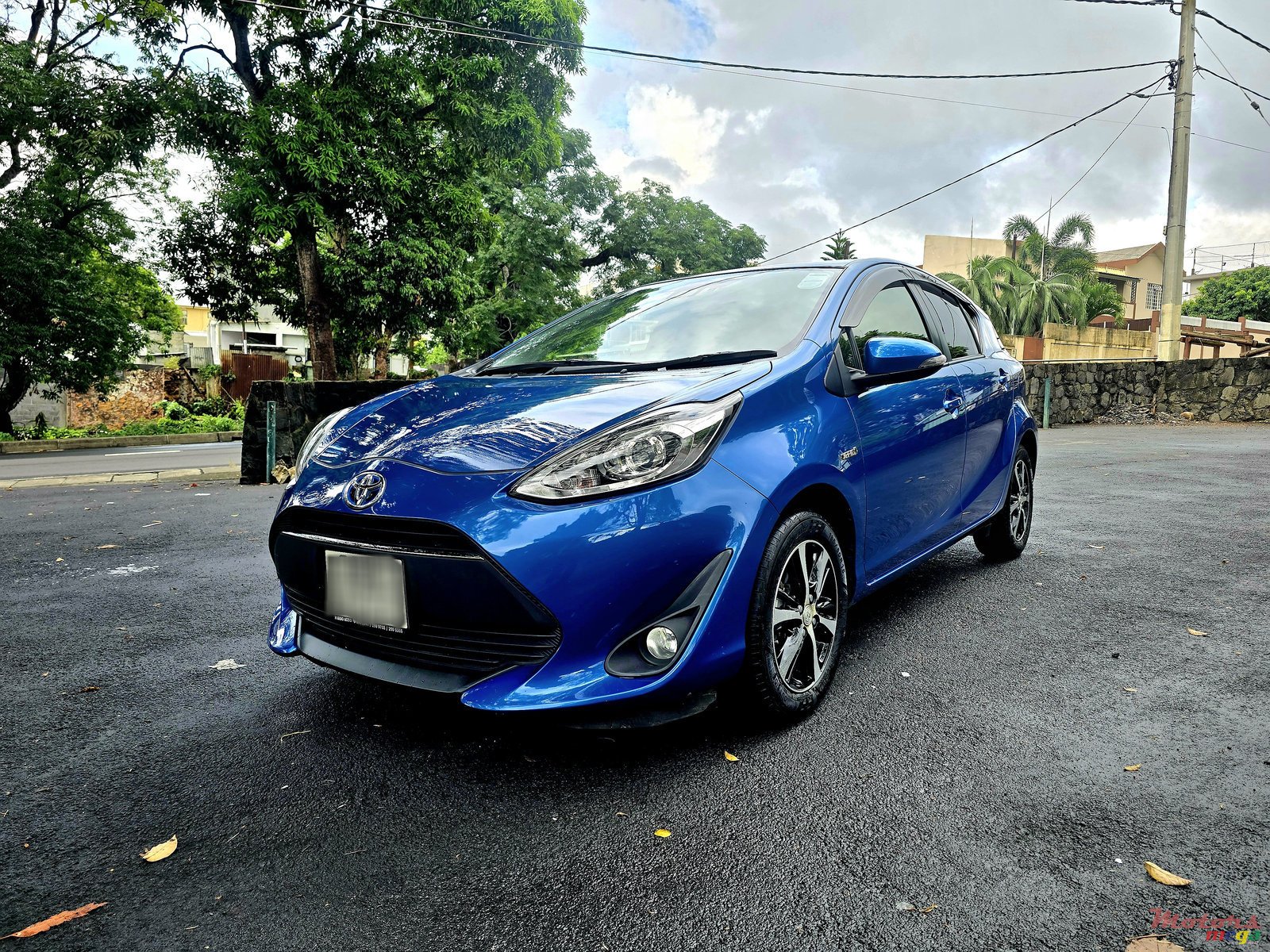 2017' Toyota Aqua Full options photo #1