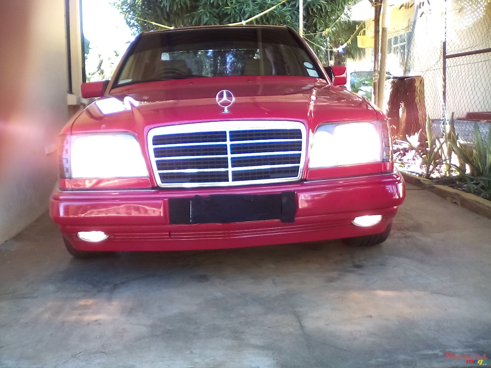 1995' Mercedes-Benz 220E photo #1