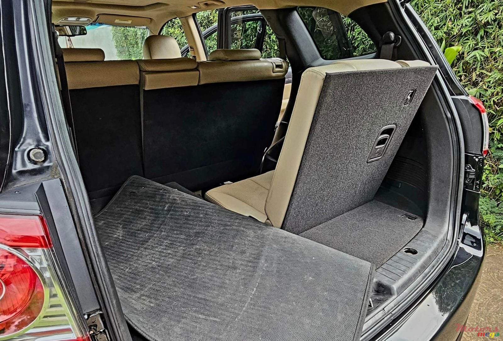 2010' Hyundai Santa Fe photo #5