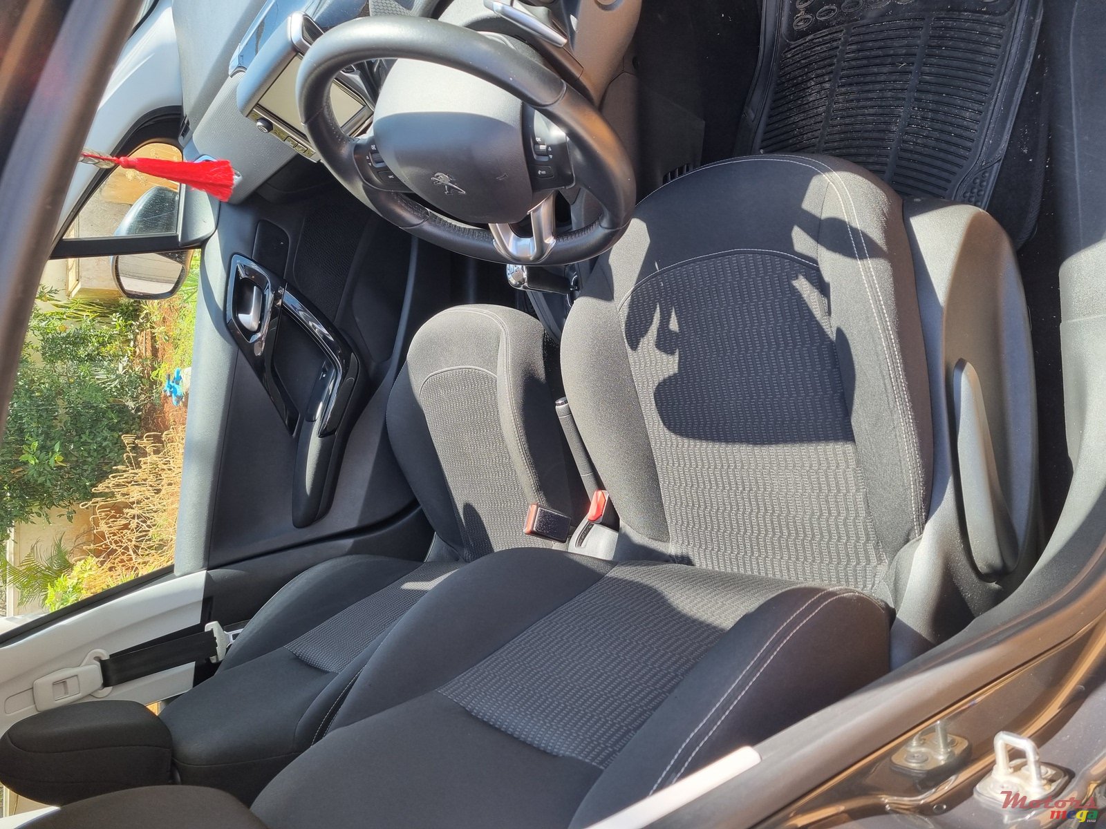 2017' Peugeot 208 photo #4