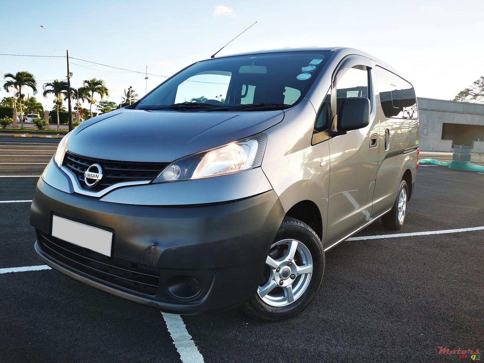 2016' Nissan NV200 Goods Vehicle photo #7
