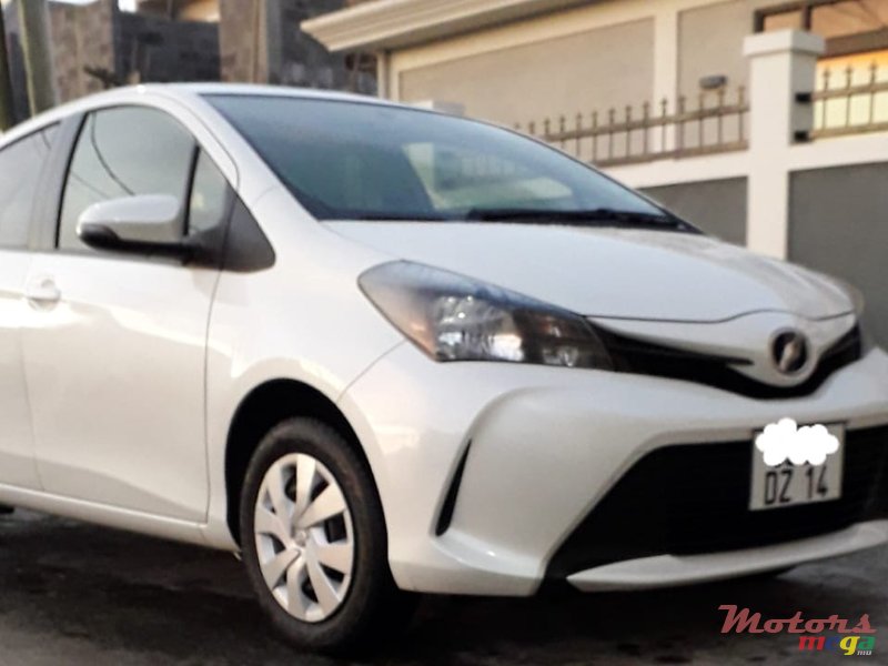 2014' Toyota Vitz photo #2