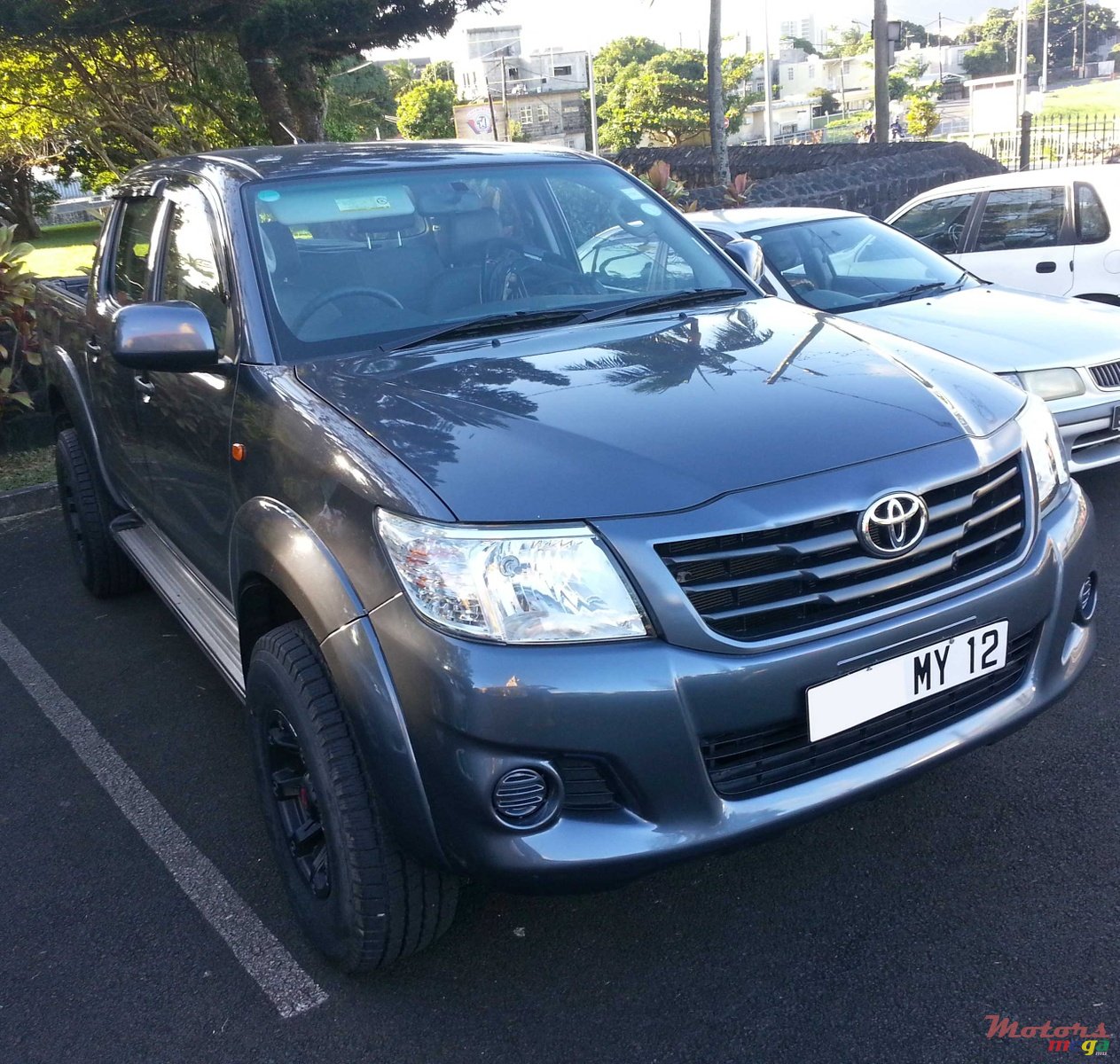 2012' Toyota Hilux photo #3