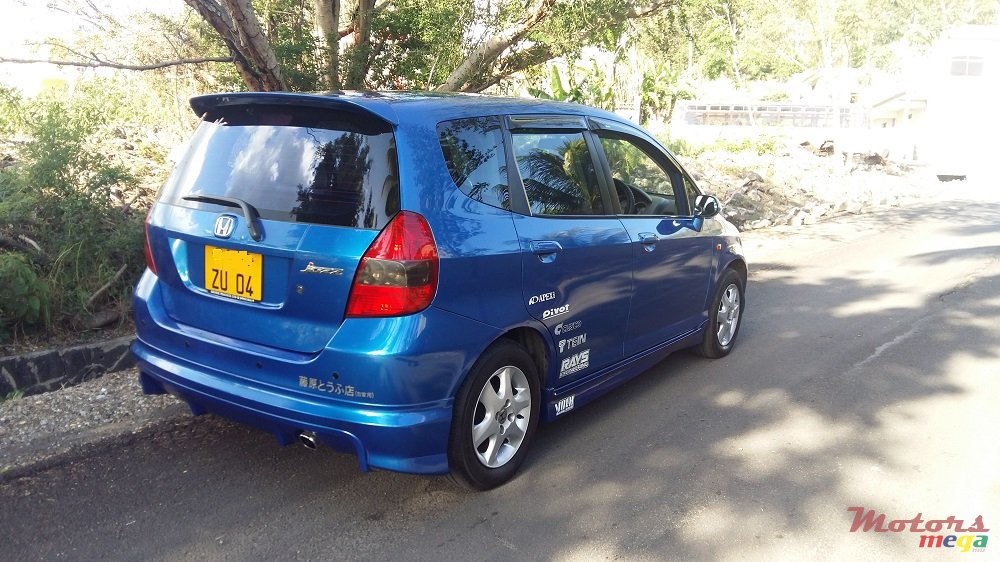 2004' Honda Jazz photo #1