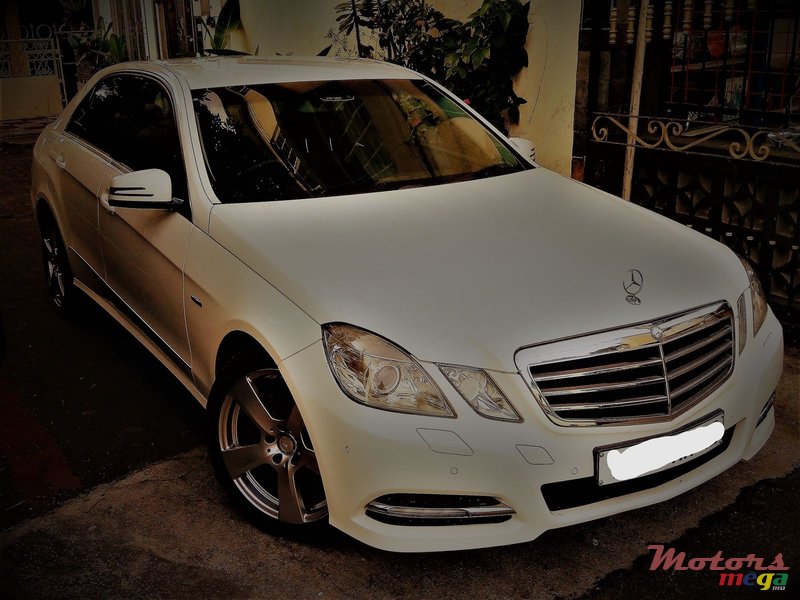 2012' Mercedes-Benz E-Class E350 BLUE EFFICIENCY AVANTGARD photo #4