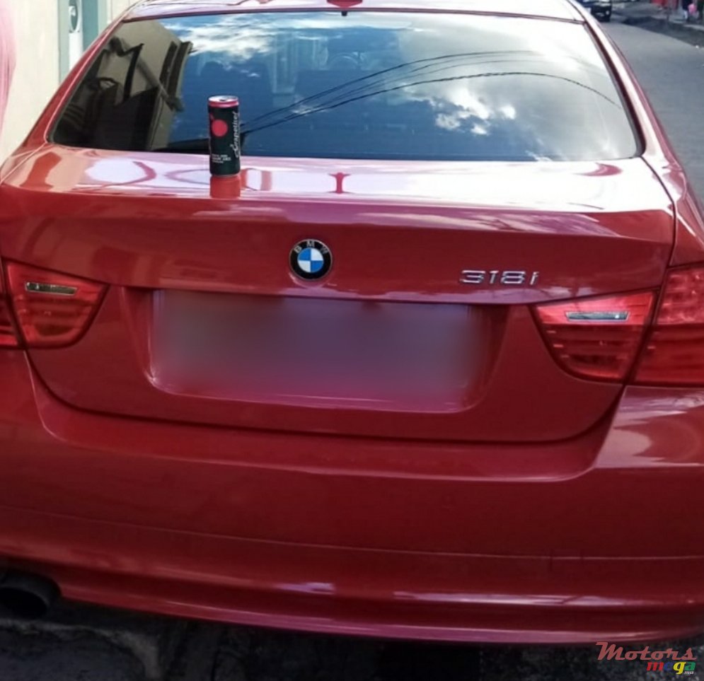 2008' BMW 320 photo #1