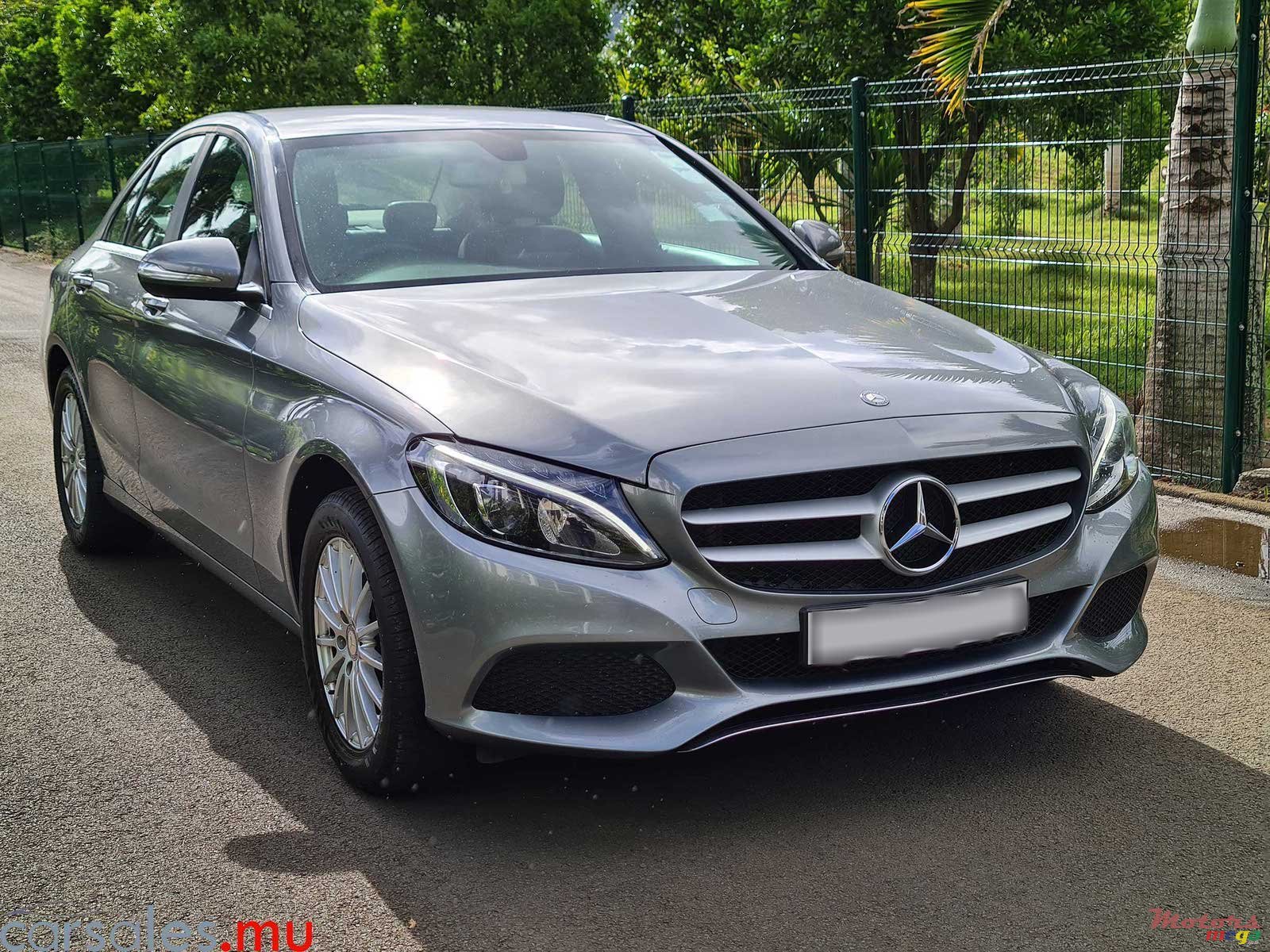 2014' Mercedes-Benz C 180 Classic photo #2