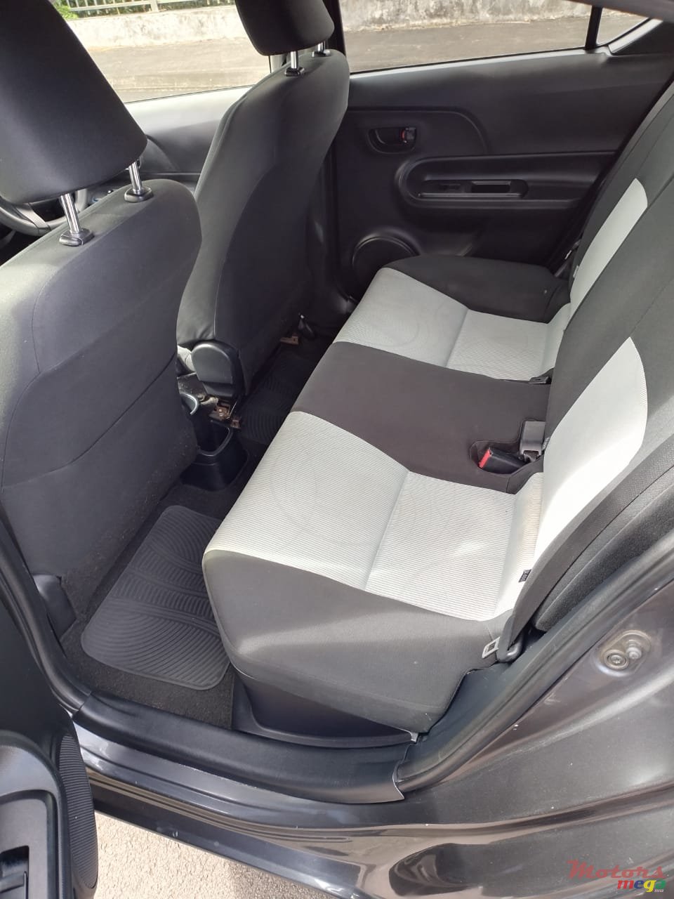 2014' Toyota Aqua new hybrid battery photo #2