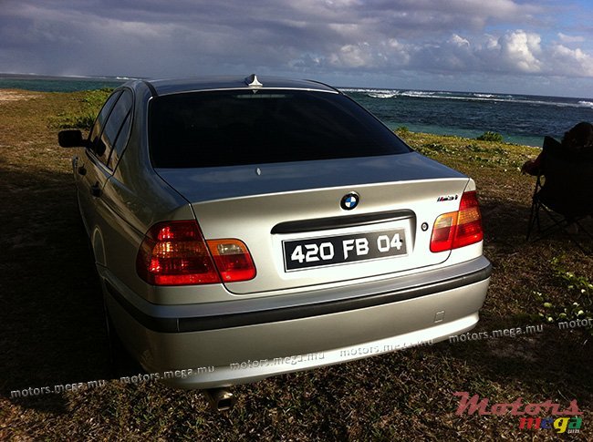 2004' BMW 3 Series 318i photo #2