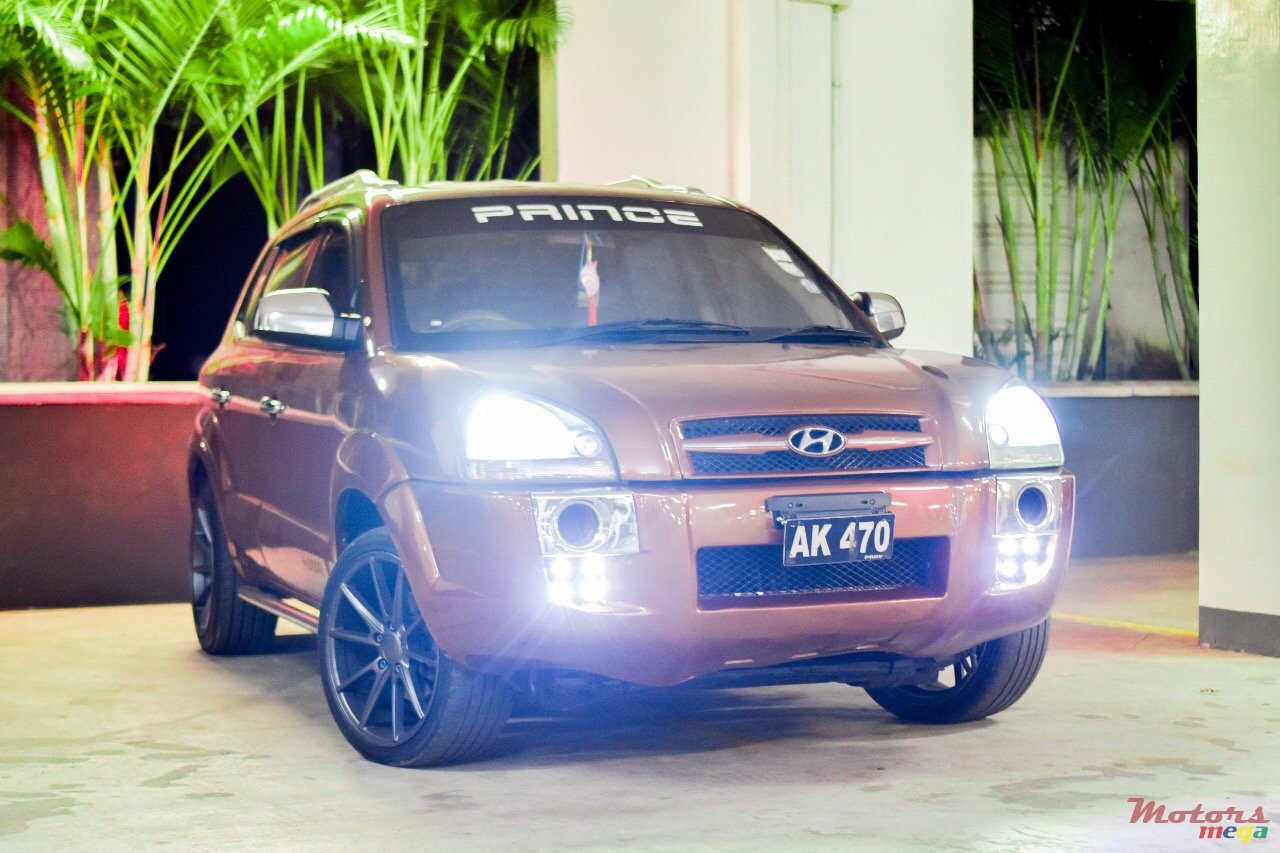 2005' Hyundai Tucson photo #5