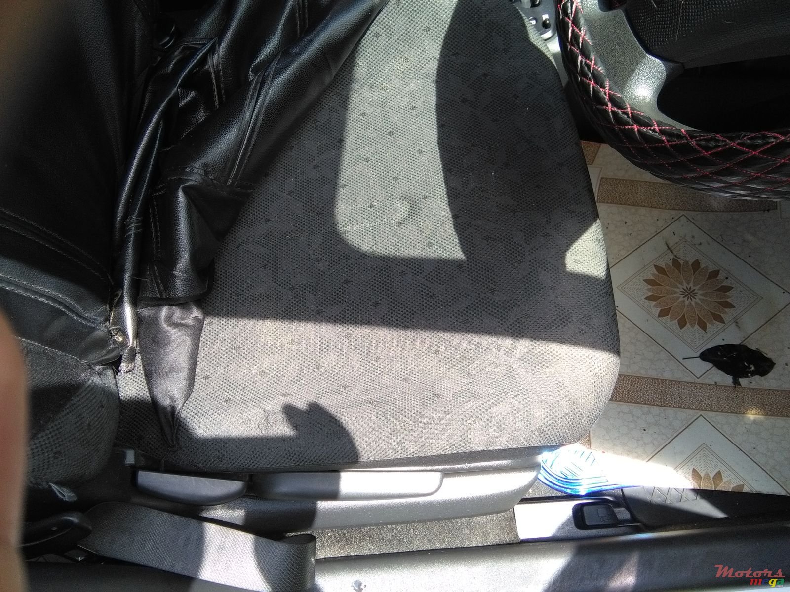 2010' Toyota Vitz All Options photo #4