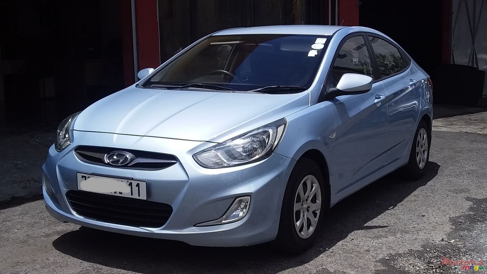 2011' Hyundai Accent photo #4