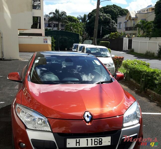 2010' Renault MEGANE COUPÉ, 2portes_ Sport photo #1