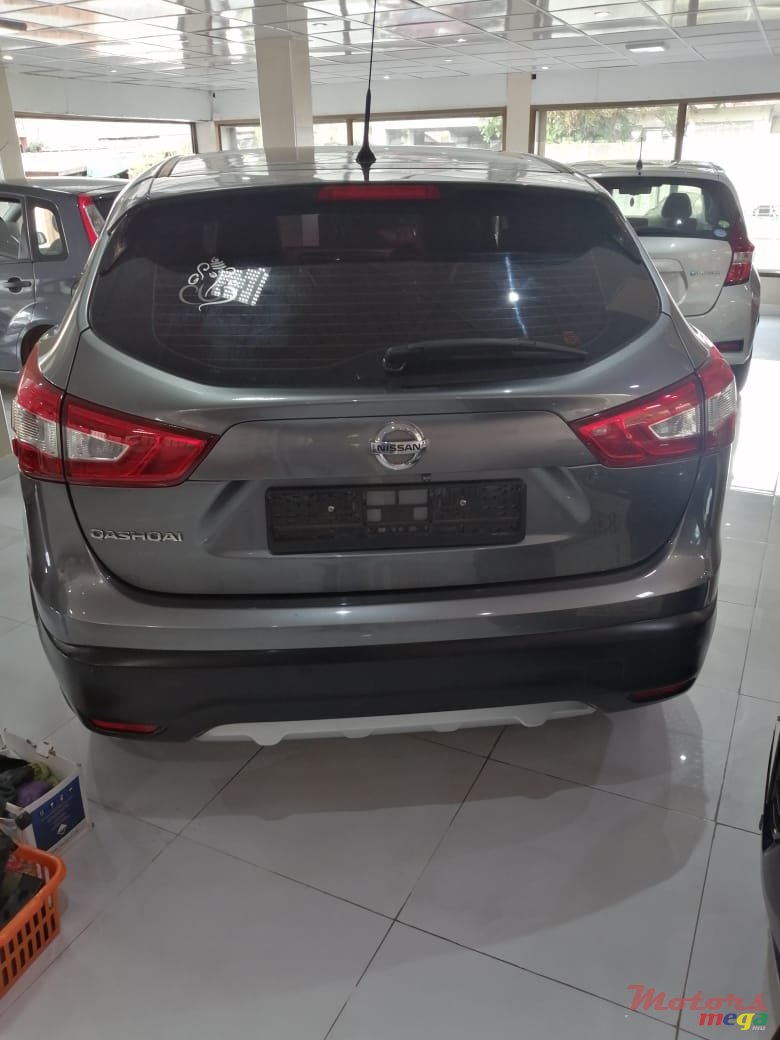 2015' Nissan Qashqai photo #2
