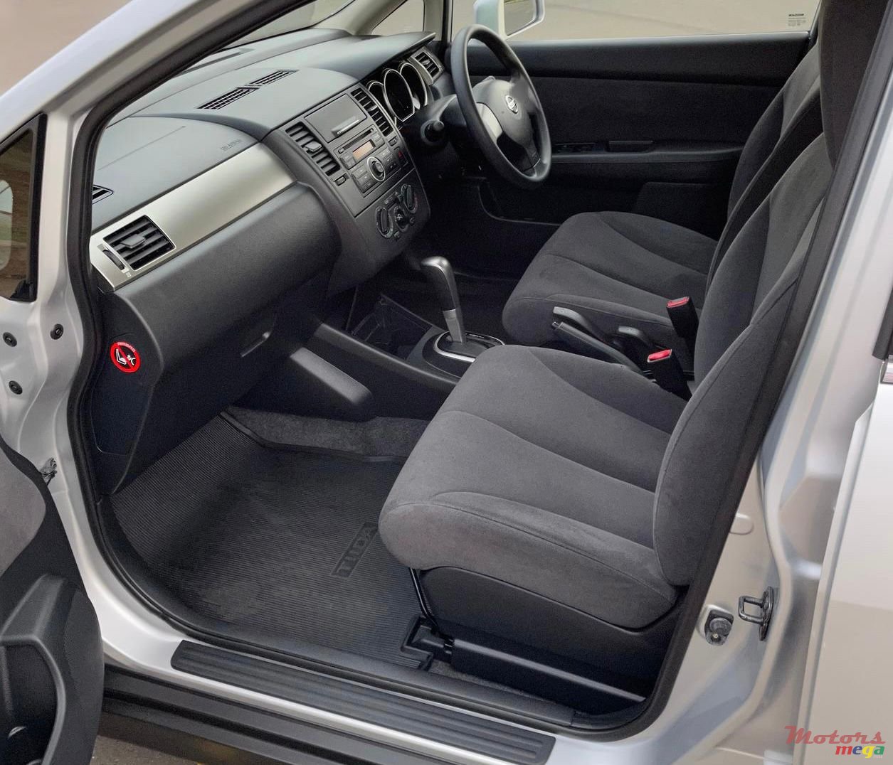 2008' Nissan Tiida photo #6