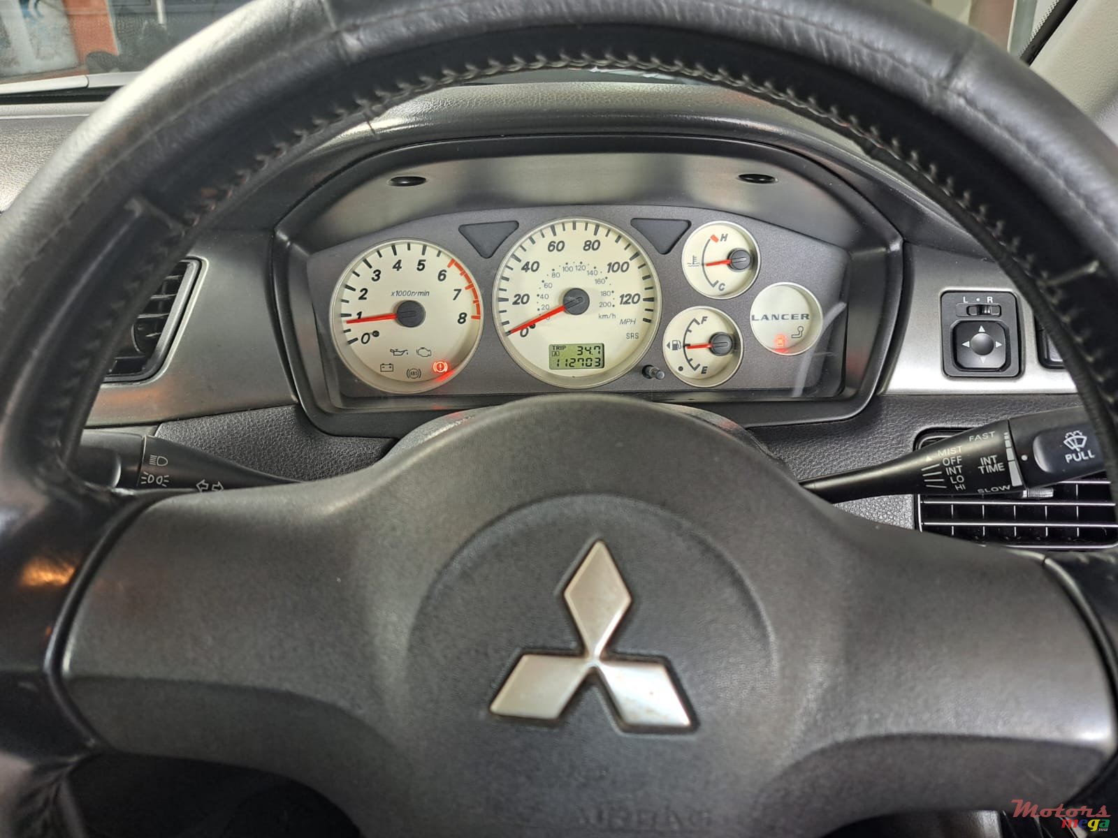 2008' Mitsubishi Lancer Evolution photo #2